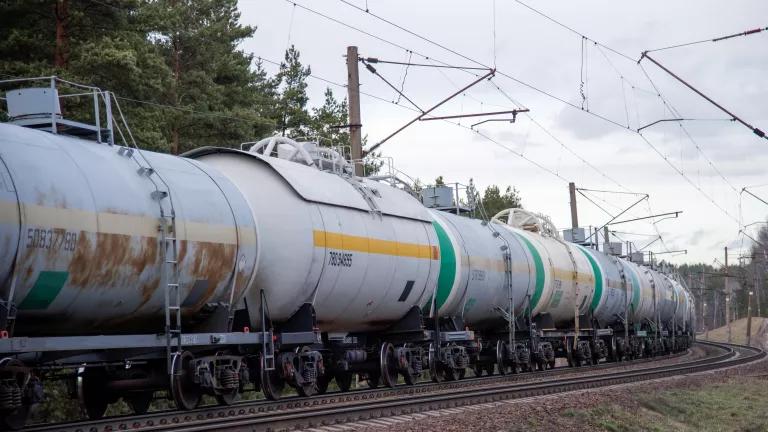 A train of tanker cars transporting Liquefied Natural Gas (LNG).